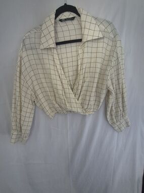 Express Cropped Wrap Plaid Blouse - Cream/Black